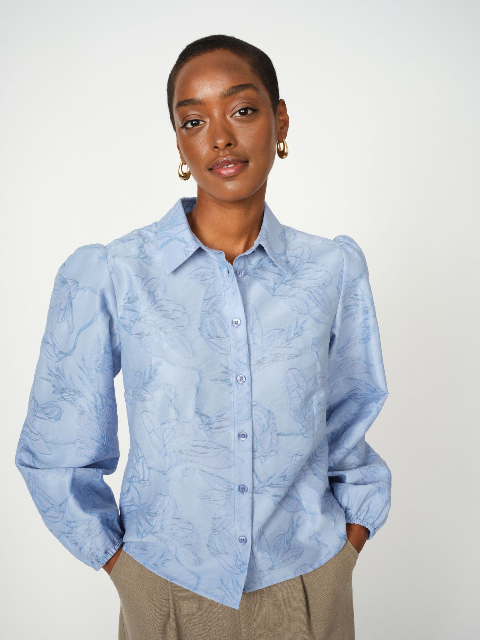 Modelshot / Brunnera Blue / Detail